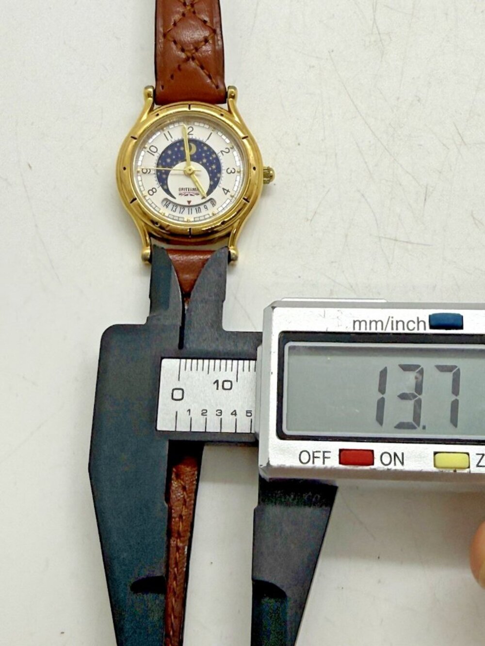 Vtg Brittania Moon Phase Quartz Watch BL232 Gold Tone Date Brown Leather Band - Picture 7 of 8